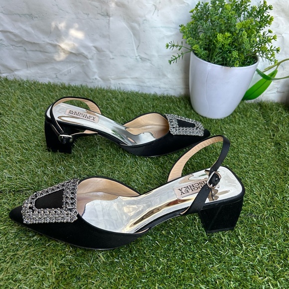 BADGLEY MISCHKA Crystal Embellishments Slingback Pumps Black satin size 7 women - Picture 8 of 17
